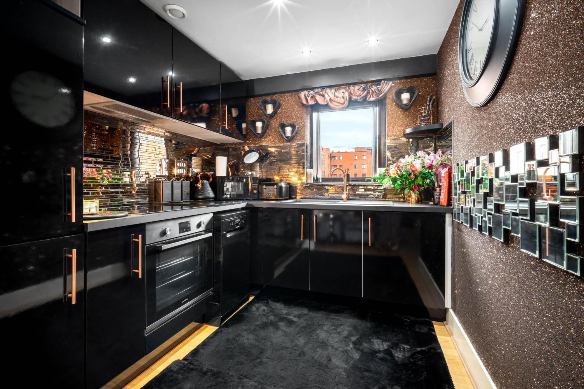 Luxury 1 Bed Flat With Parking 11K - Top Rated - Netflix - Wifi - 70 Inch Smart Tv - Birmingham City Centre - Tv In Bedroom - Top Rated Екстер'єр фото