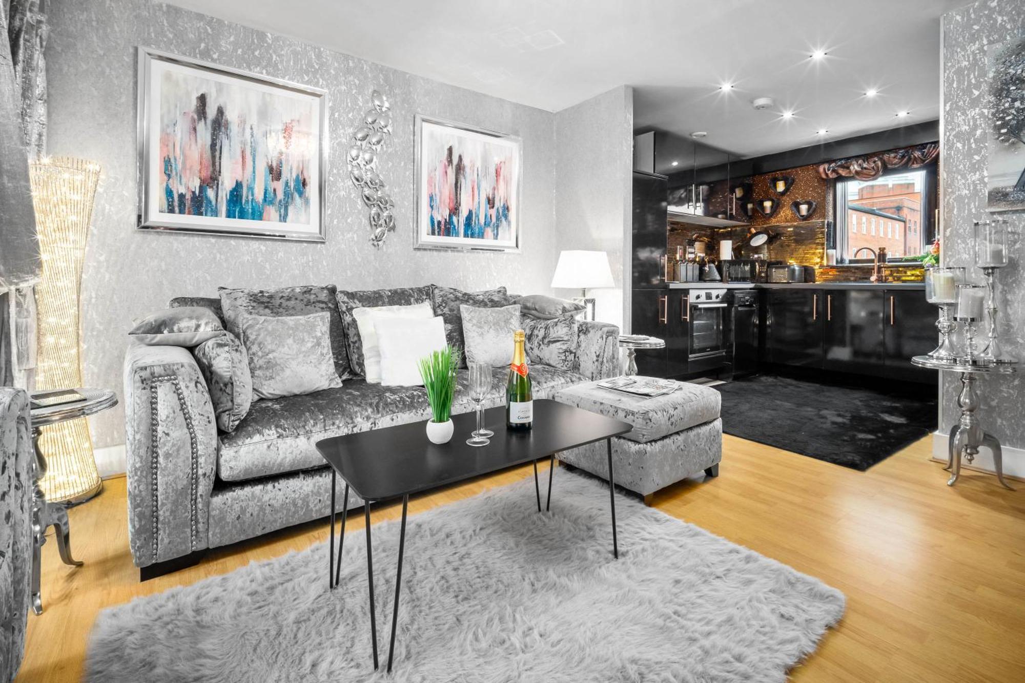 Luxury 1 Bed Flat With Parking 11K - Top Rated - Netflix - Wifi - 70 Inch Smart Tv - Birmingham City Centre - Tv In Bedroom - Top Rated Екстер'єр фото