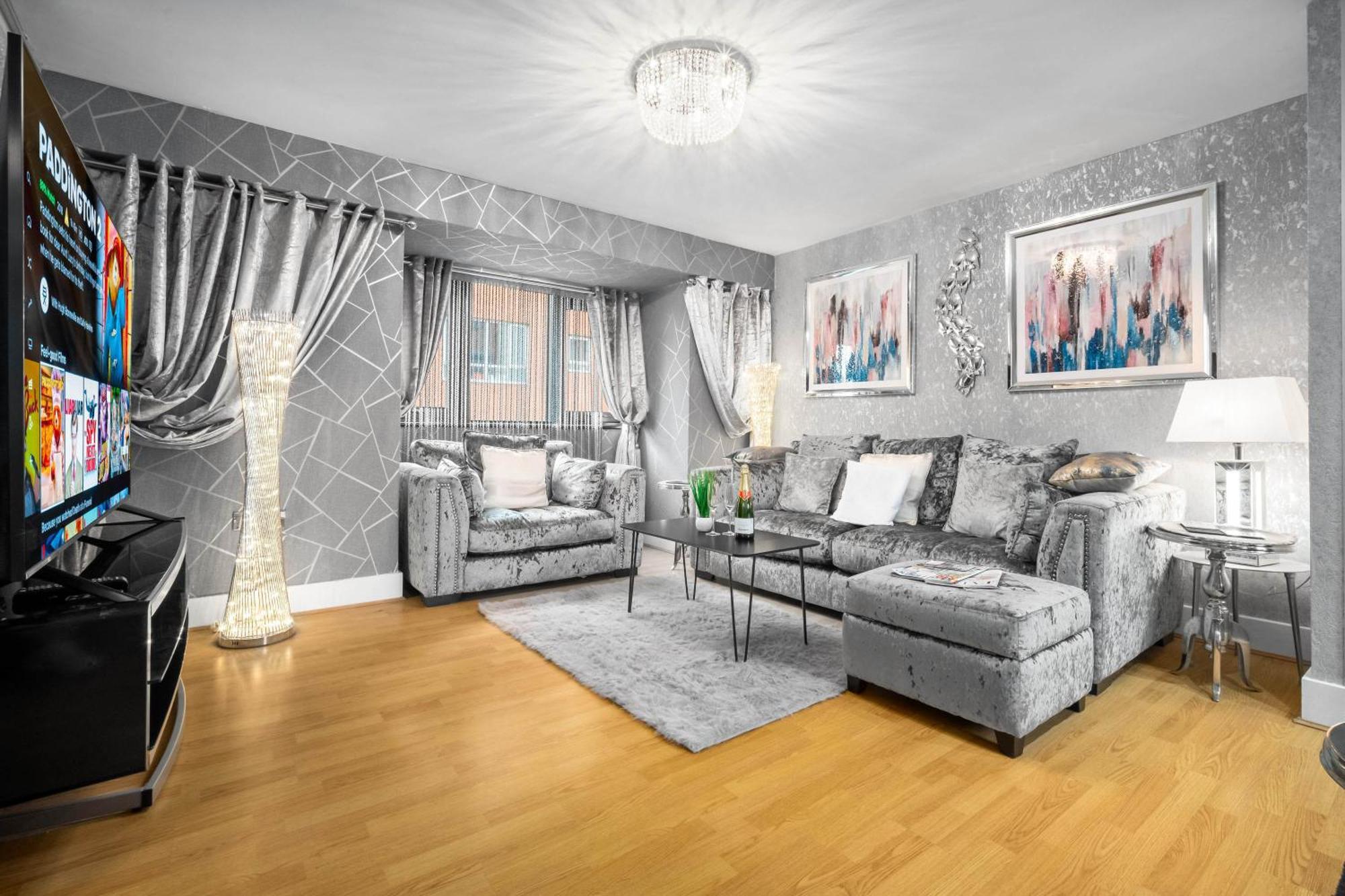 Luxury 1 Bed Flat With Parking 11K - Top Rated - Netflix - Wifi - 70 Inch Smart Tv - Birmingham City Centre - Tv In Bedroom - Top Rated Екстер'єр фото